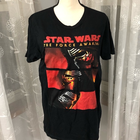 Star Wars black force awakens T-shirt SZ  M - Picture 1 of 5